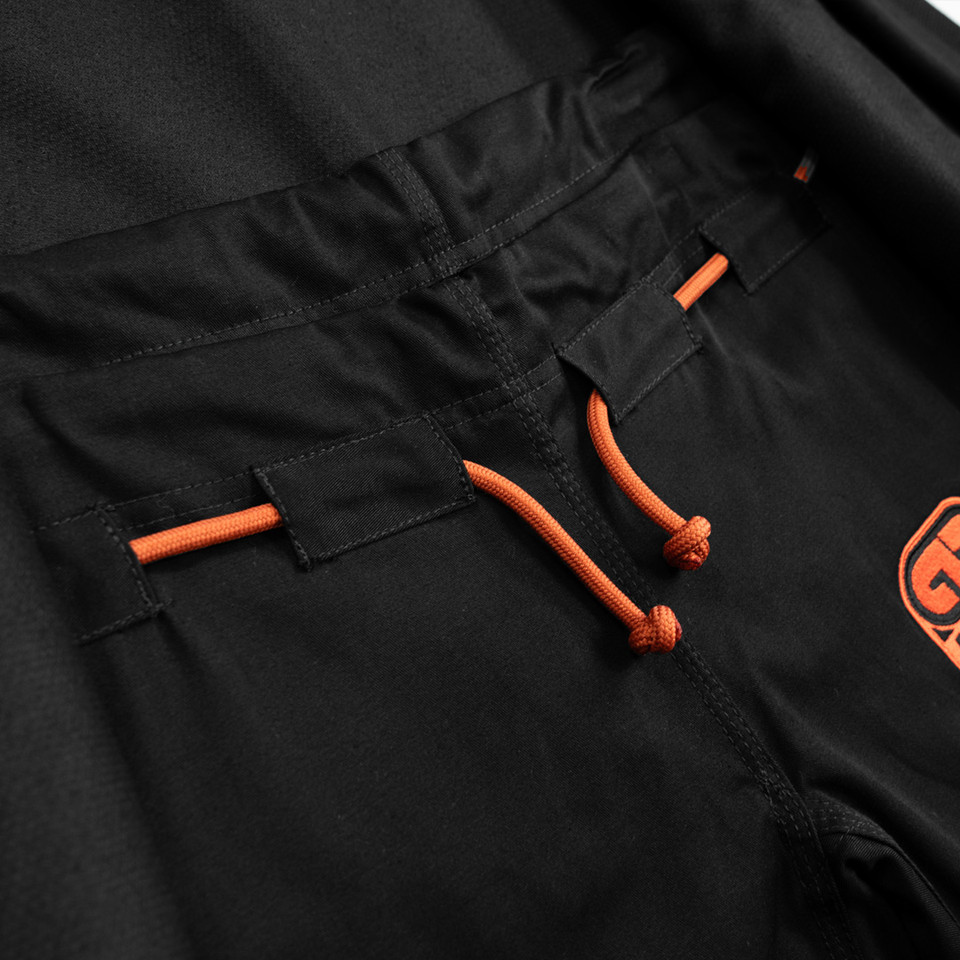 26 COMPAIR BLACK ADULT GI